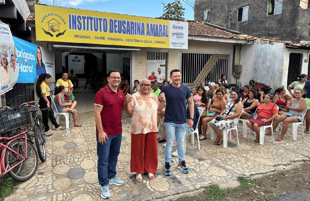 Entrega de centenas de óculos beneficia moradores do Jurunas com apoio de deputados e autoridades estaduais Entrega de centenas de óculos beneficia moradores do Jurunas com apoio de deputados e autoridades estaduais